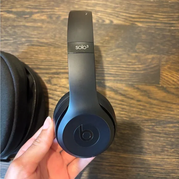 Beats Solo3 Wireless On-Ear Headphones